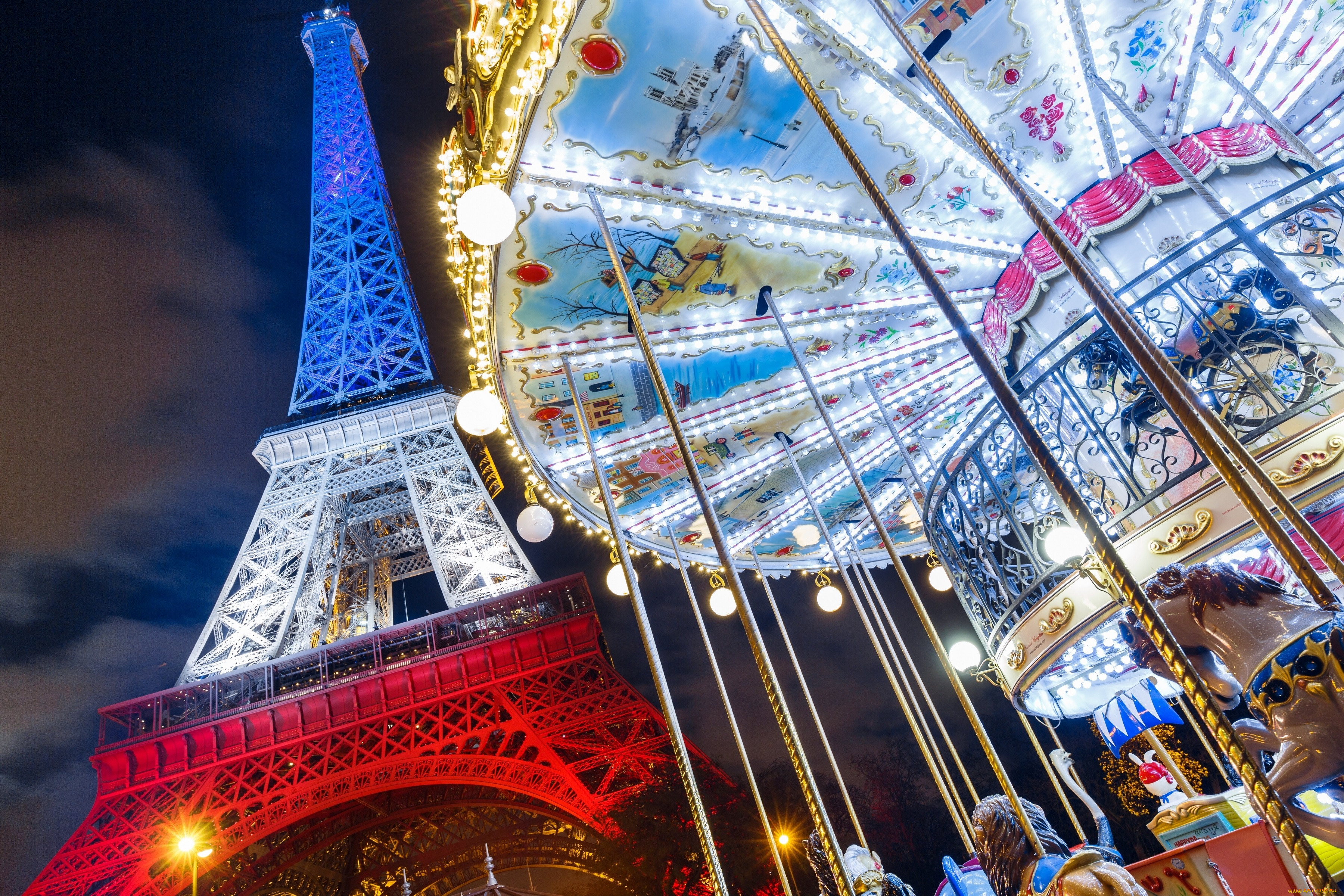 Paris france. Франция Париж Эйфелева башня. Эйфелева башня в Париже фото. Эйфелева башня и Карусель. Eiffel Tower во Франции,.